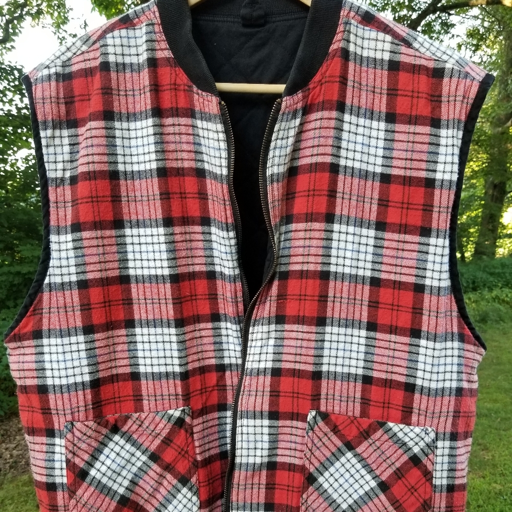 SOLD💥Vintage Marlboro Country Store vest